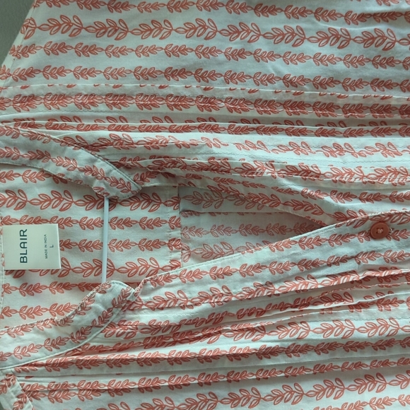 BLAIR Button Front Tunic Shirt Peach and Cream Vine Print Large - Picture 2 of 6
